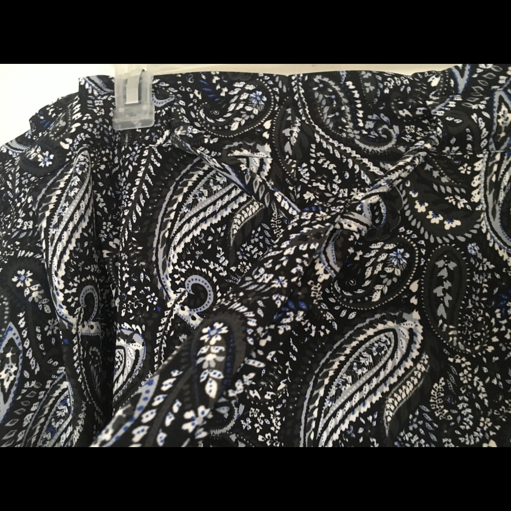 NWT Lightweight Paisley Shorts - Picture 2 of 5